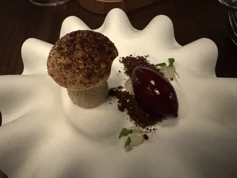 Blauwe Bes ijs met een eetbare paddestoel