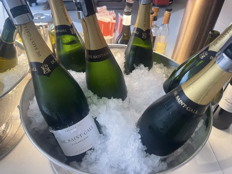 Champagne business class lounge Air France