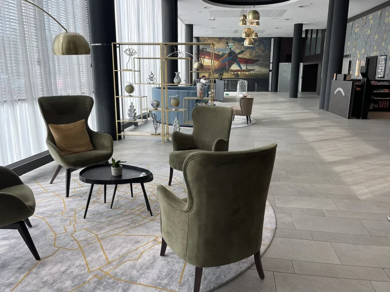 Lobby Park Plaza Amsterdam Airport