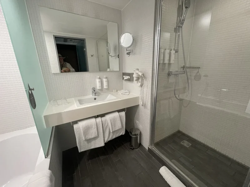 Wastafel en douche