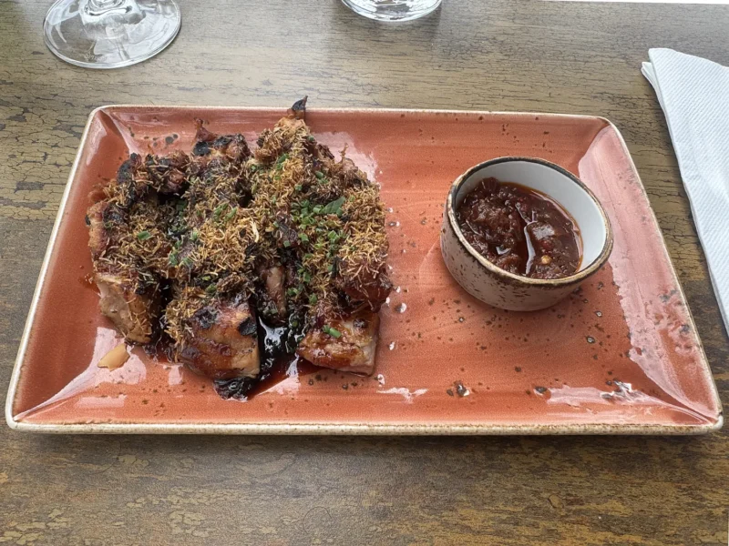 Boneless spareribs met sambal badjak
